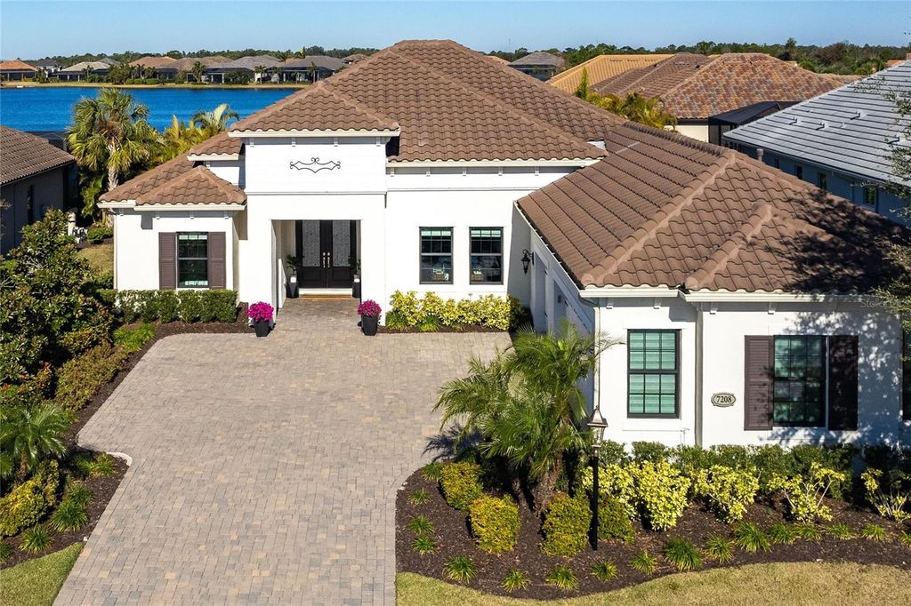 Photo of 7208 Prestbury Circle, Bradenton, FL 34202 (MLS # A4652392)