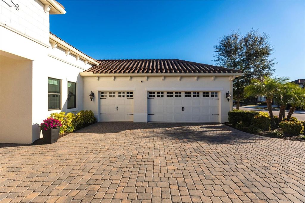 Photo of 7208 Prestbury Circle, Bradenton, FL 34202 (MLS # A4652392)