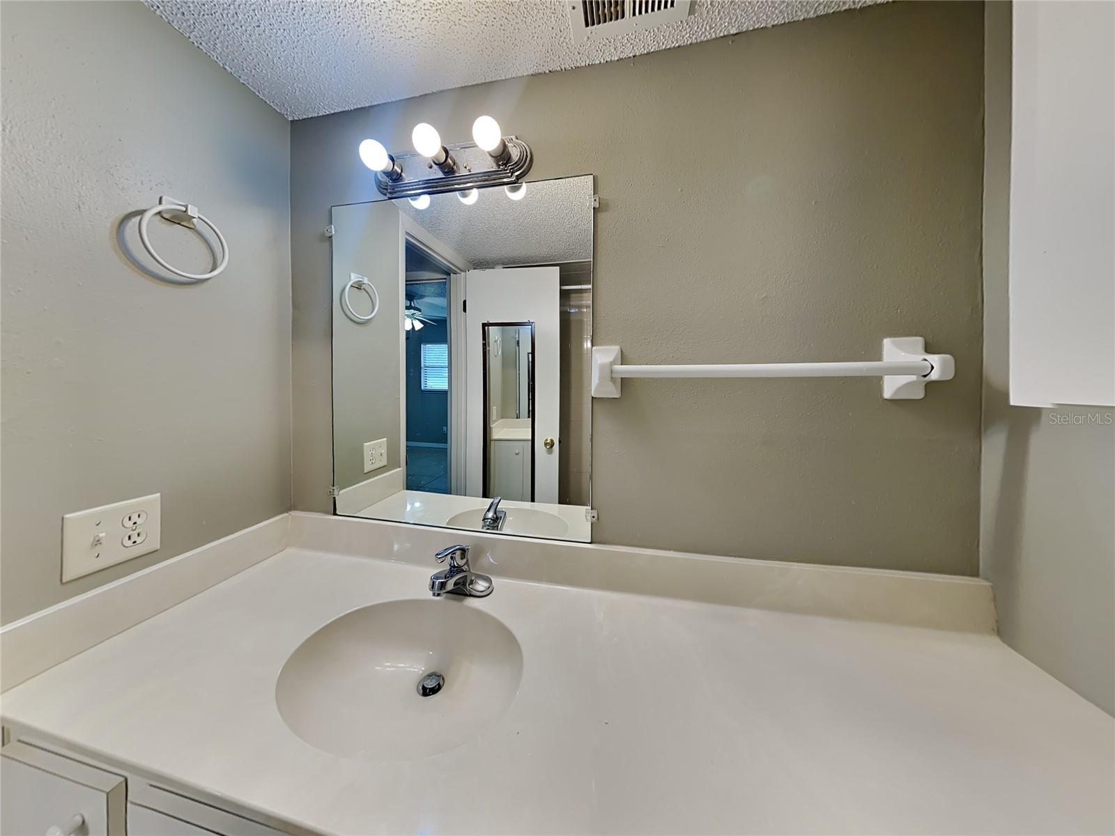 DAYTONA BEACH GOLF & COUNTRY CLUB - Residential Lease