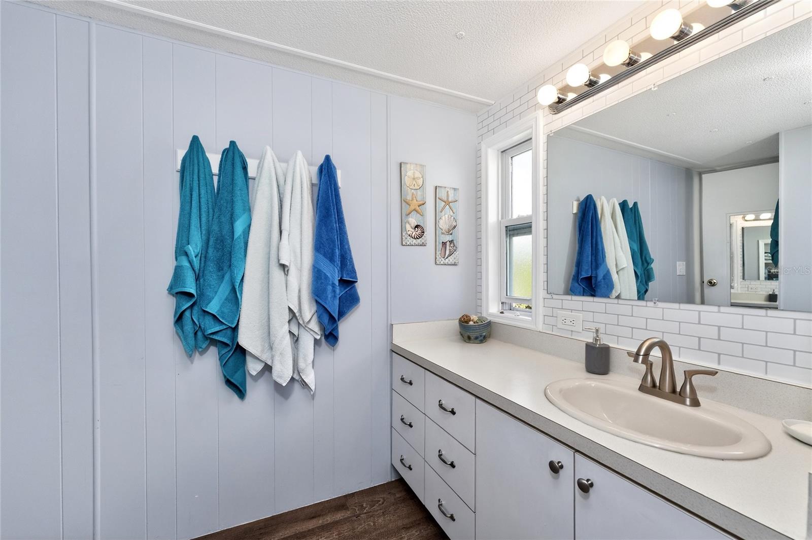 HARBOR COVE - Residential