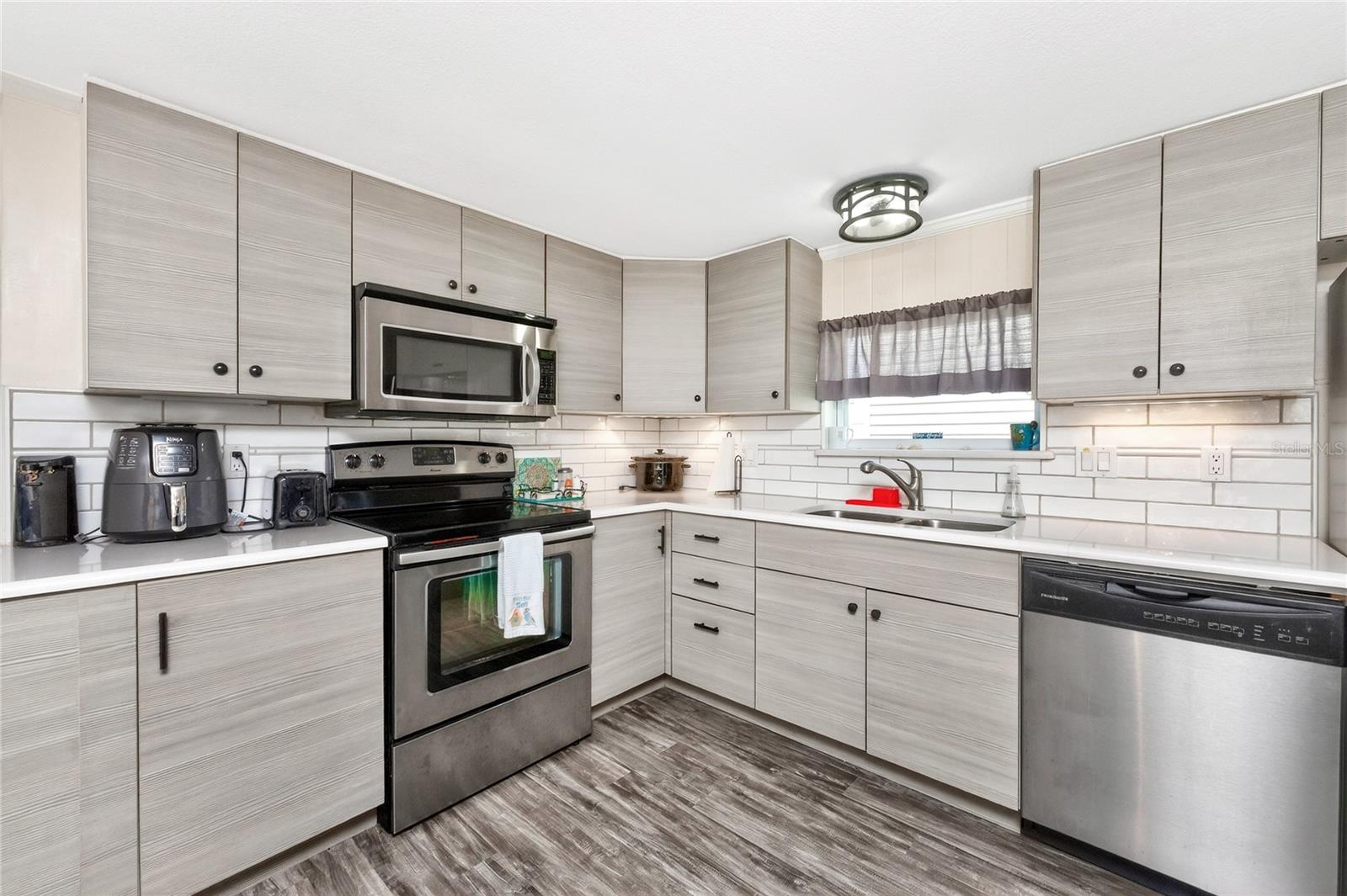 HARBOR COVE - Residential