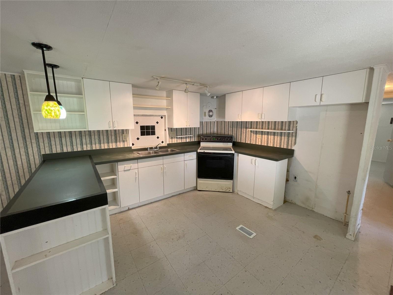 MINI FARMS UNIT 11 UNREC - Residential