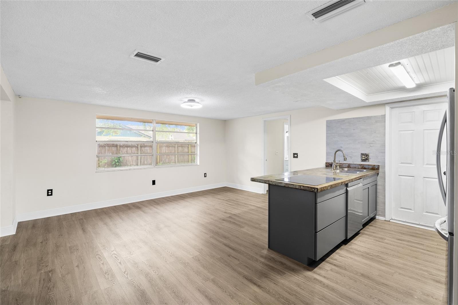 TANGLEWOOD TERR UNIT 3 - Residential