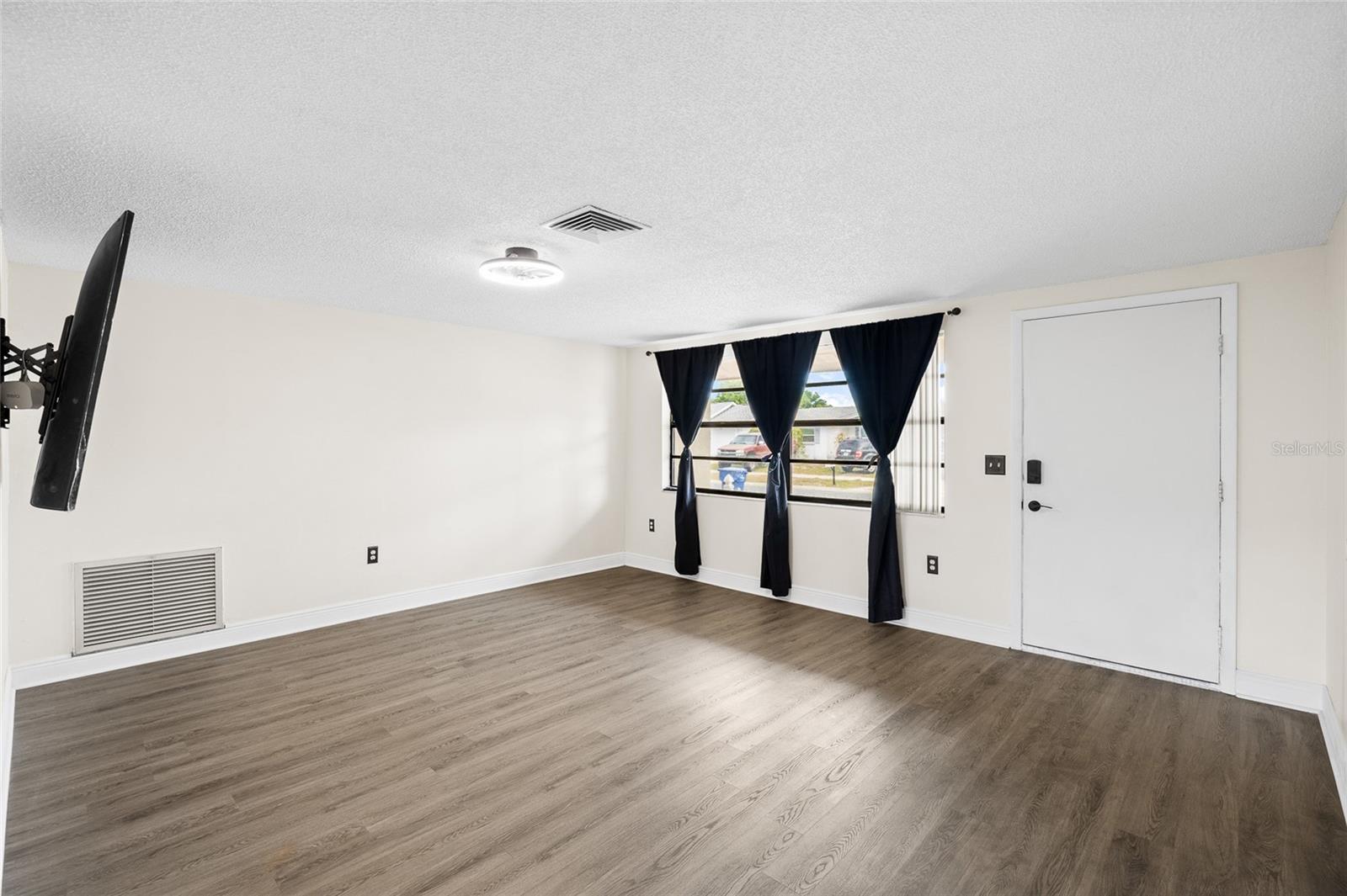 TANGLEWOOD TERR UNIT 3 - Residential