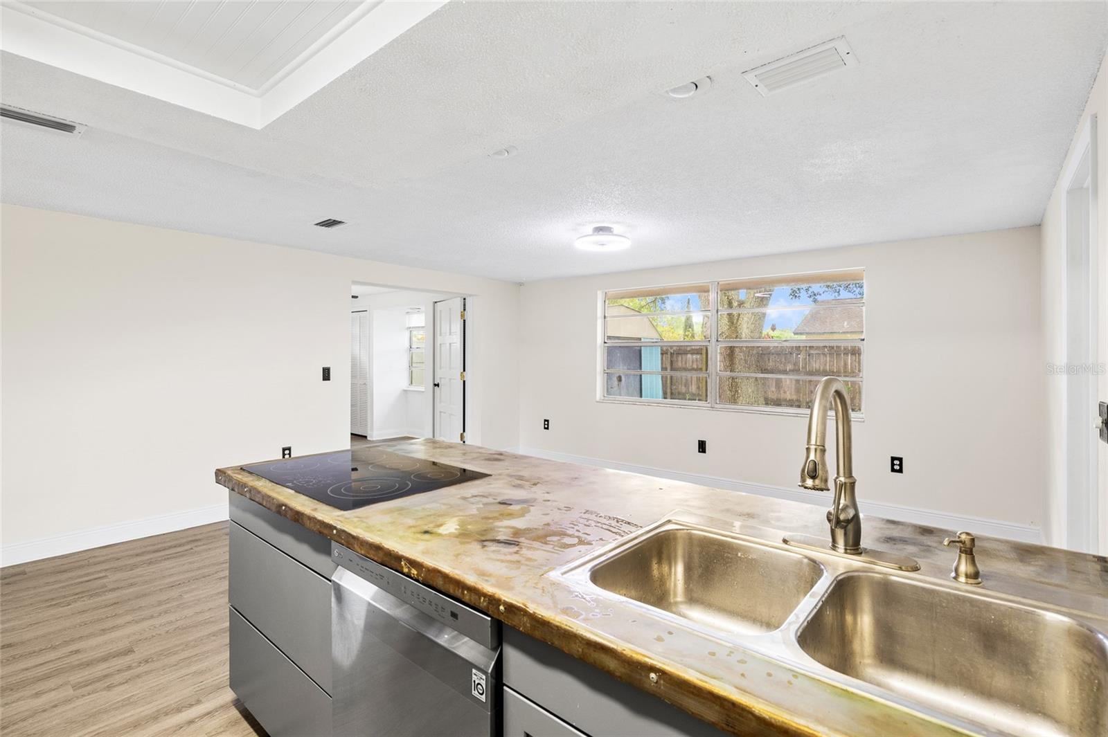 TANGLEWOOD TERR UNIT 3 - Residential