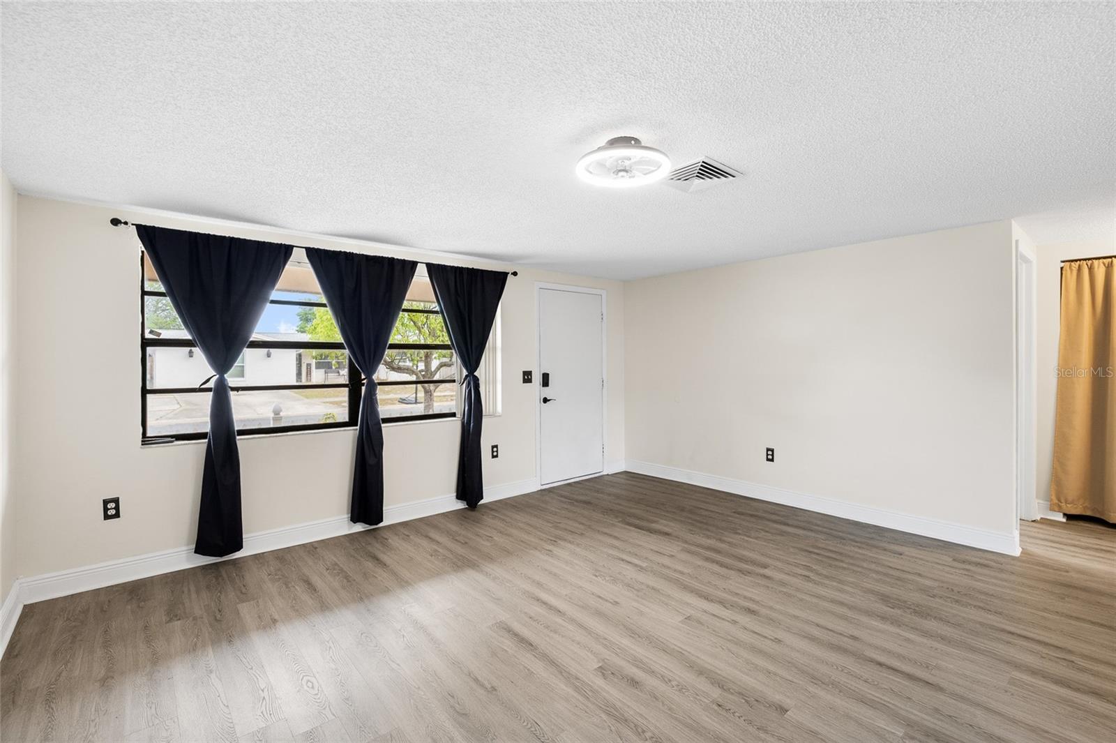 TANGLEWOOD TERR UNIT 3 - Residential