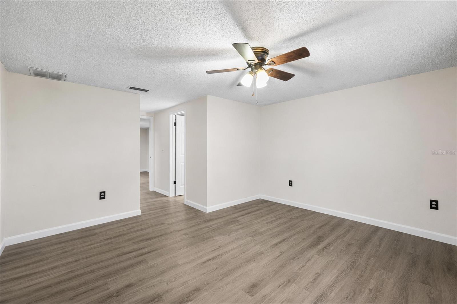 TANGLEWOOD TERR UNIT 3 - Residential