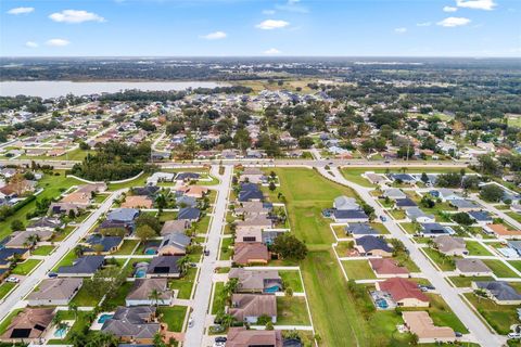 A home in LAKELAND