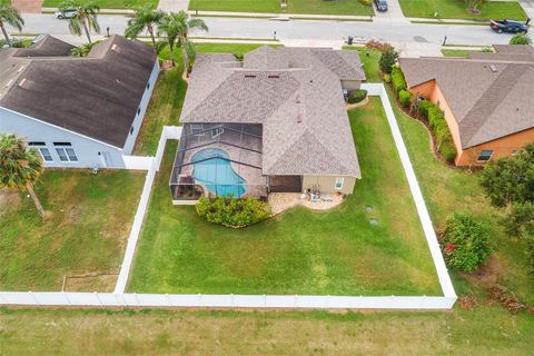 A home in LAKELAND