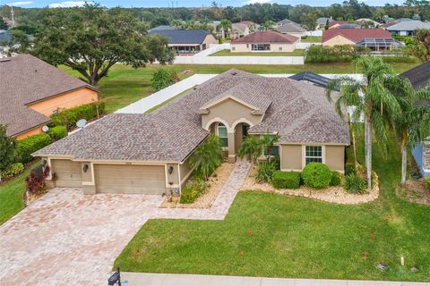 A home in LAKELAND