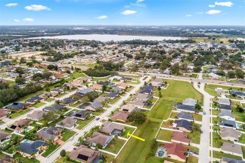 A home in LAKELAND