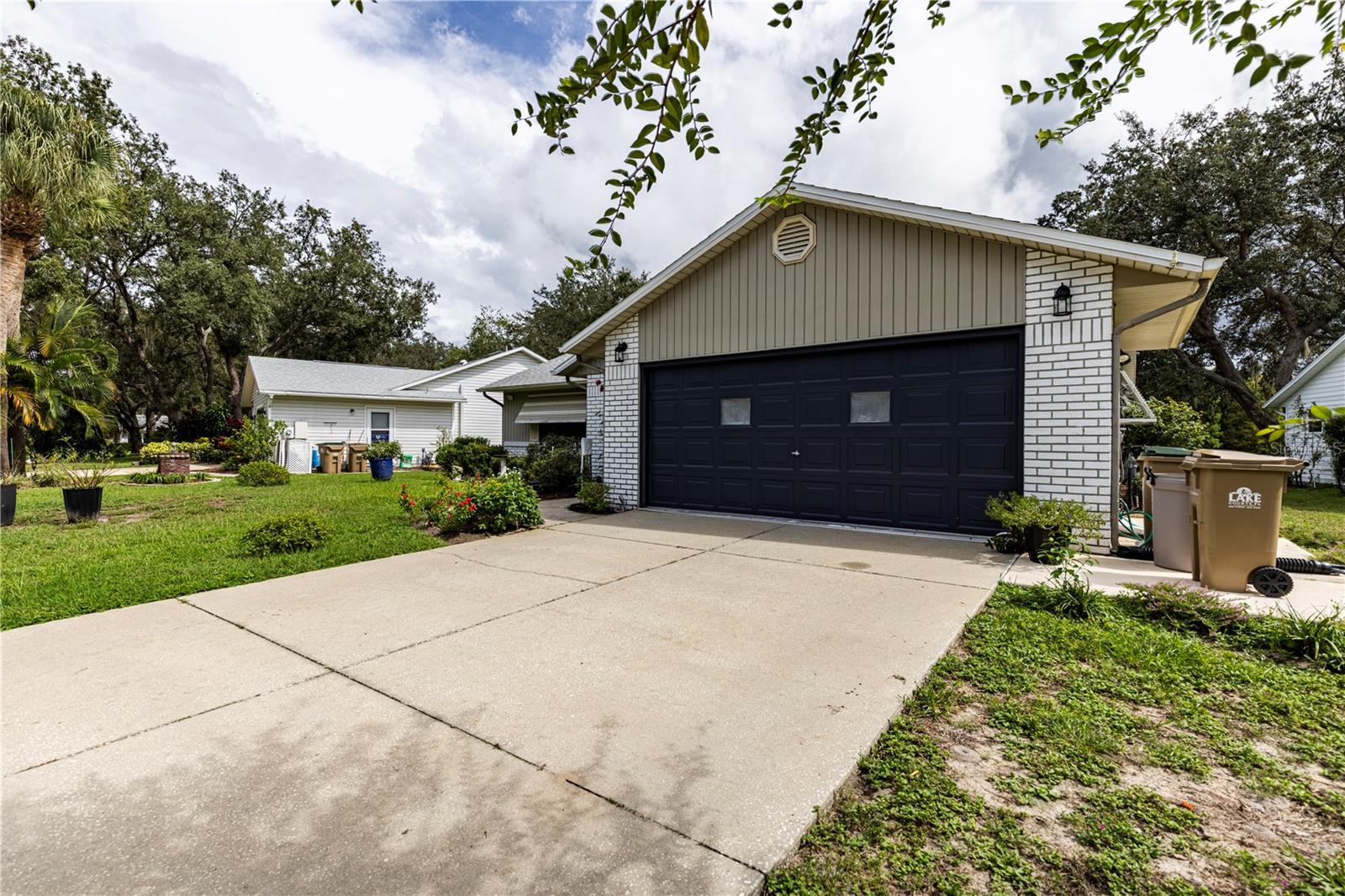803 DUNDEE CIRCLE