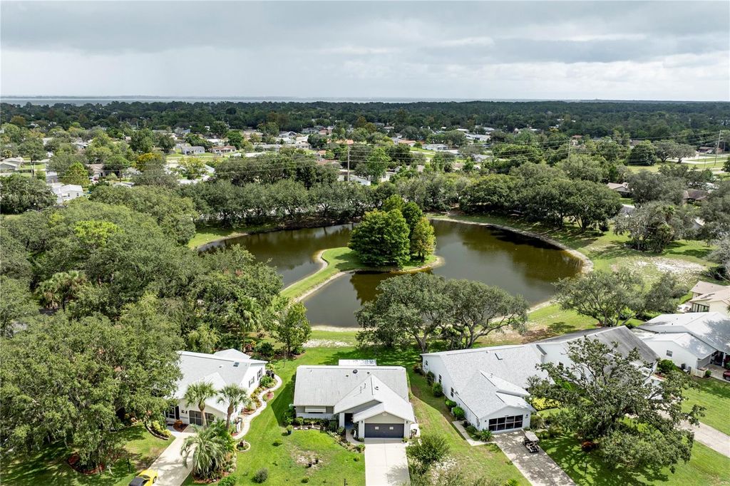 Photo of 803 Dundee Circle, Leesburg, FL 34788 (MLS # G5103224)