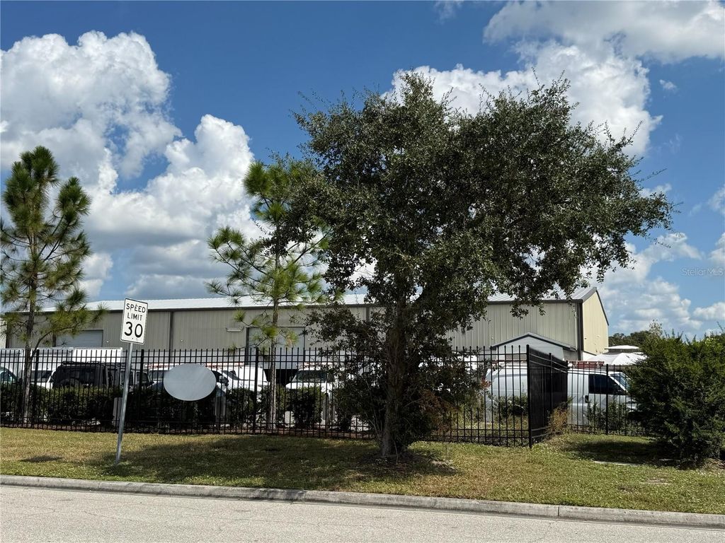 Photo of 6860 28th Street Circle E, Sarasota, FL 34243 (MLS # A4670166)