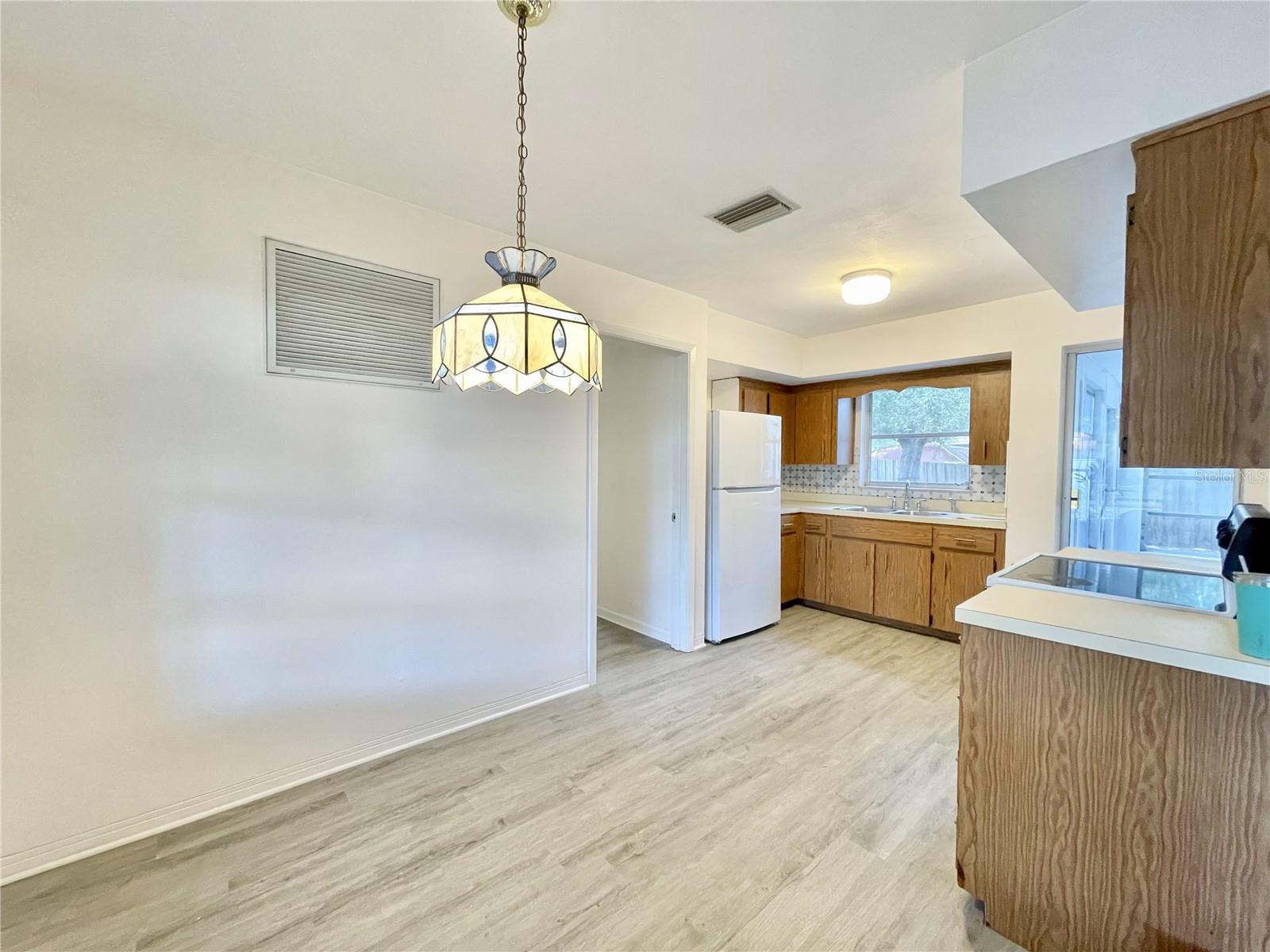 SHERYL MANOR - Residential Lease