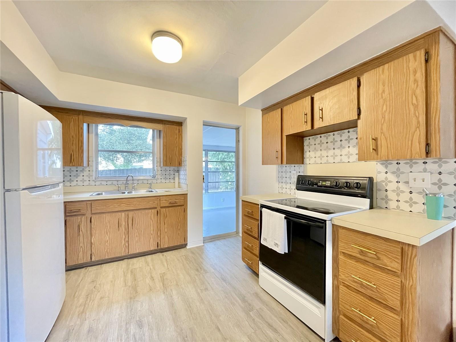 SHERYL MANOR - Residential Lease