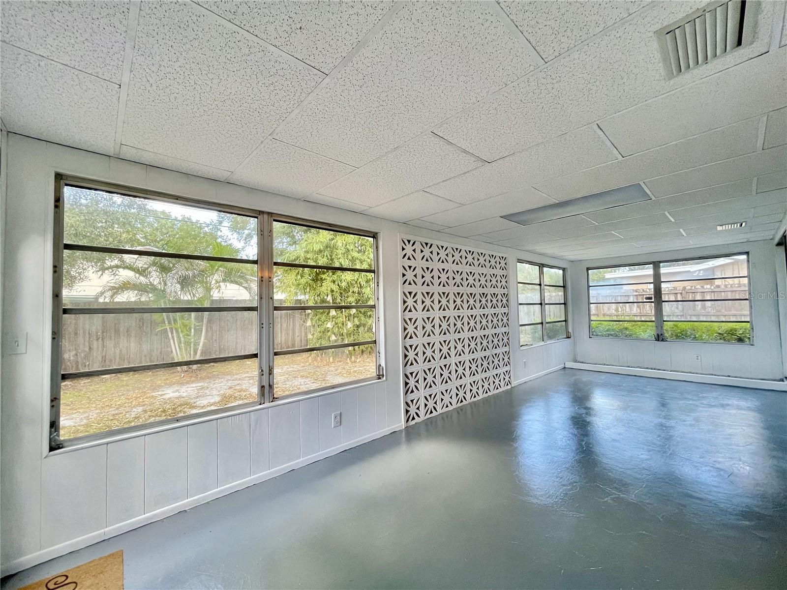 SHERYL MANOR - Residential Lease