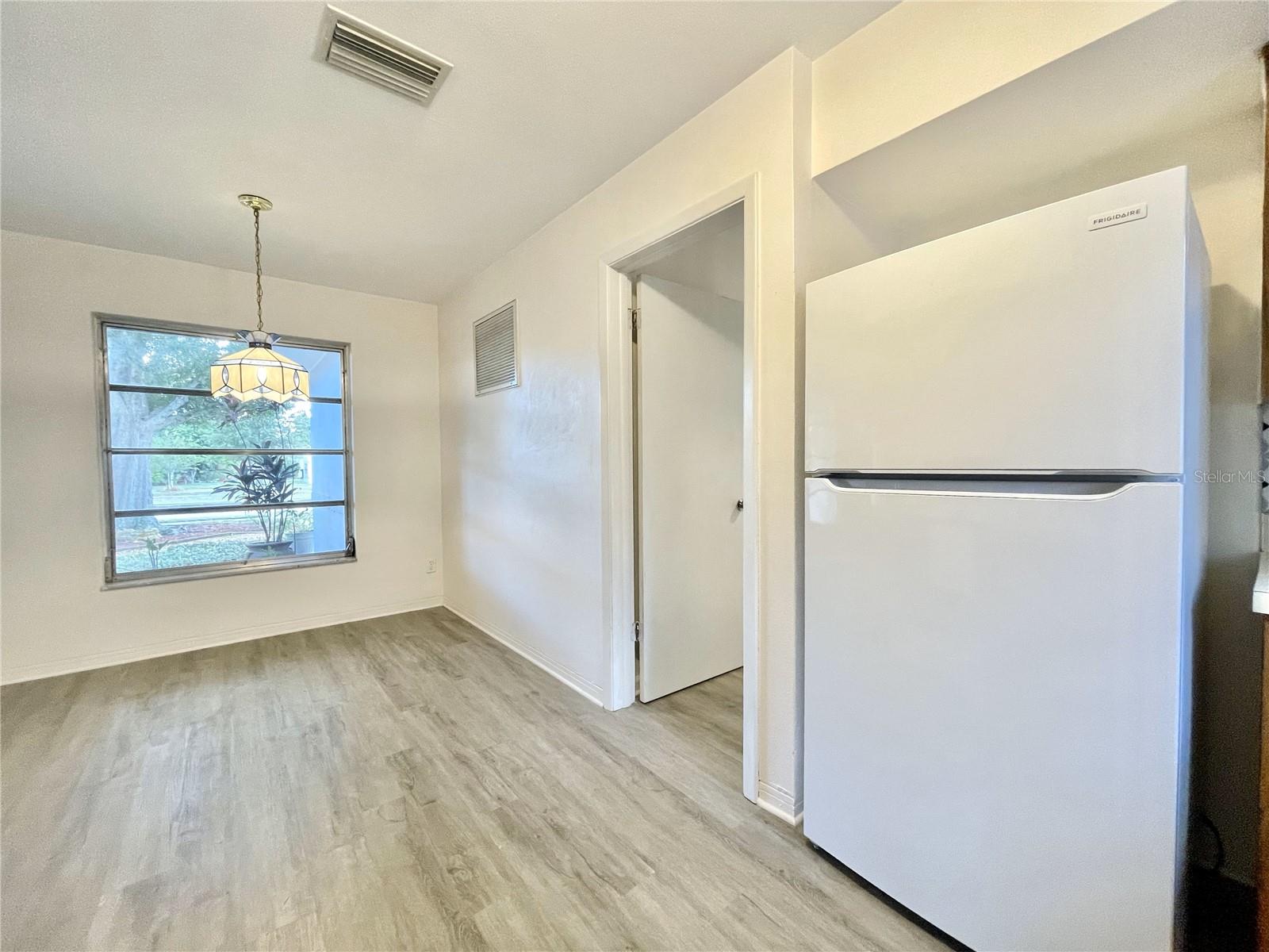 SHERYL MANOR - Residential Lease