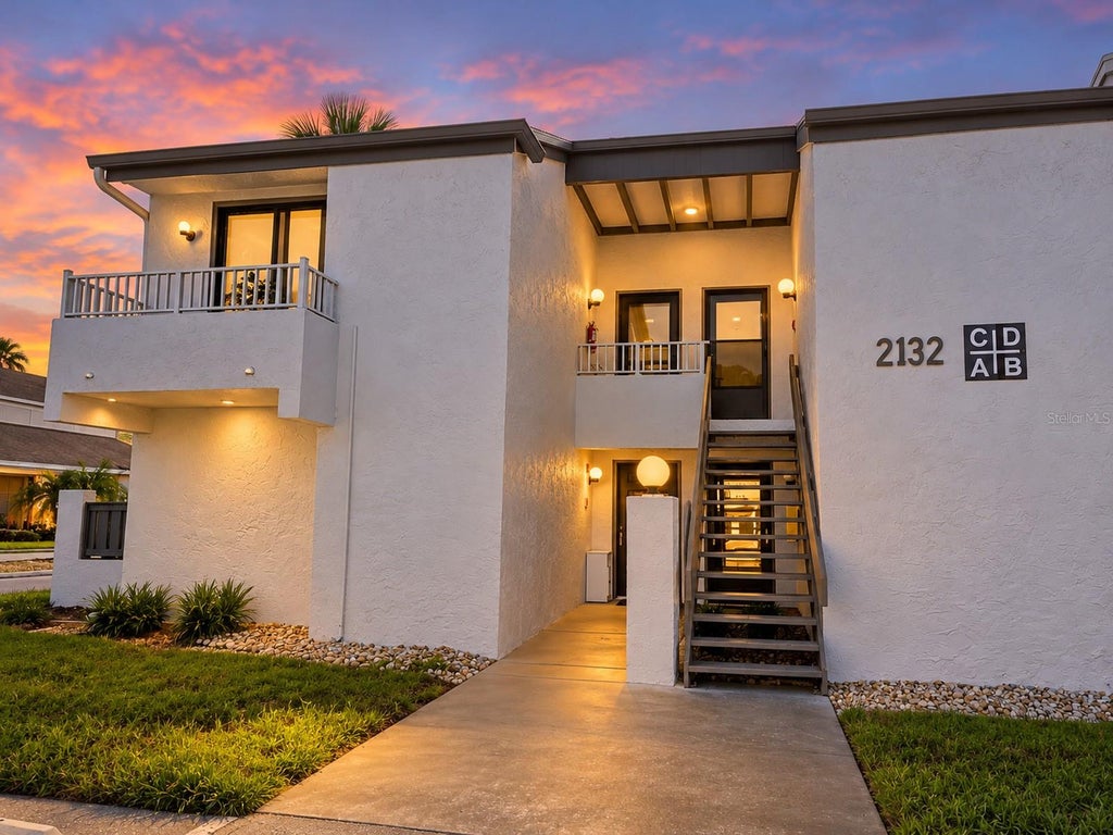 Photo of 2132 Lakewood Club Drive S #8B, St Petersburg, FL 33712 (MLS # L4965790)