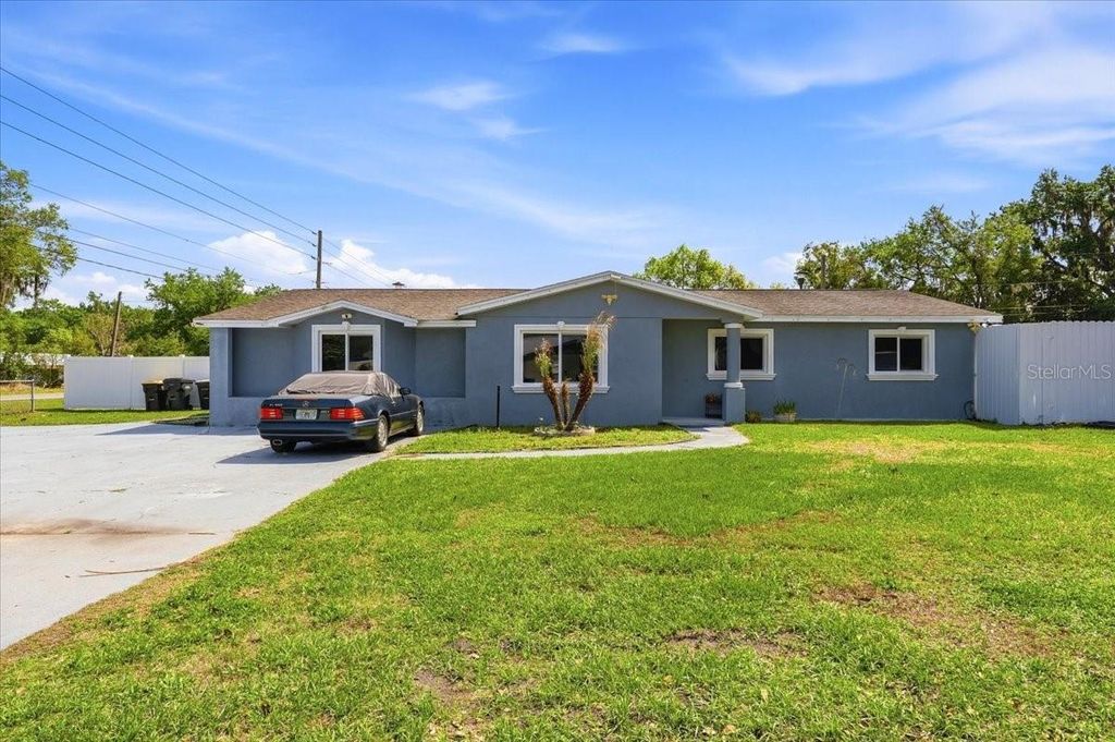 Photo of 3011 Chabett Avenue, Lakeland, FL 33810 (MLS # L4960397)