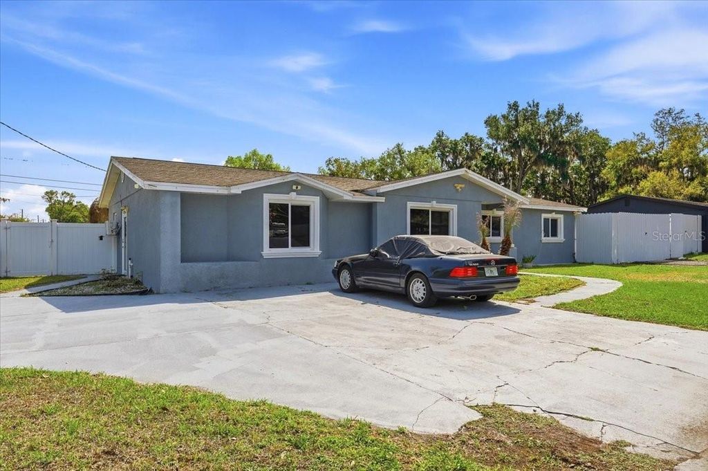 Photo of 3011 Chabett Avenue, Lakeland, FL 33810 (MLS # L4960397)