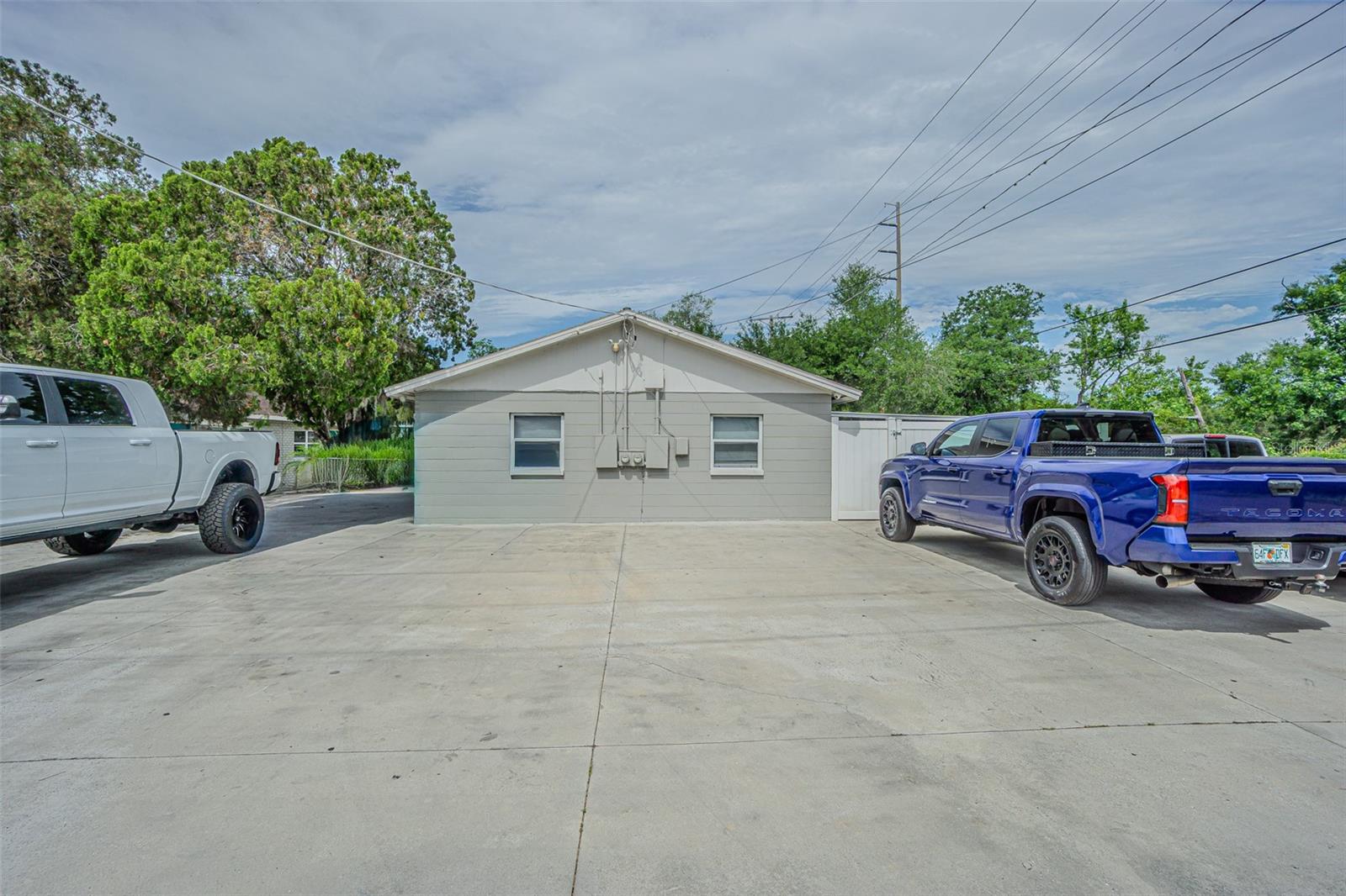 OAKWOOD VILLA - Residential Income