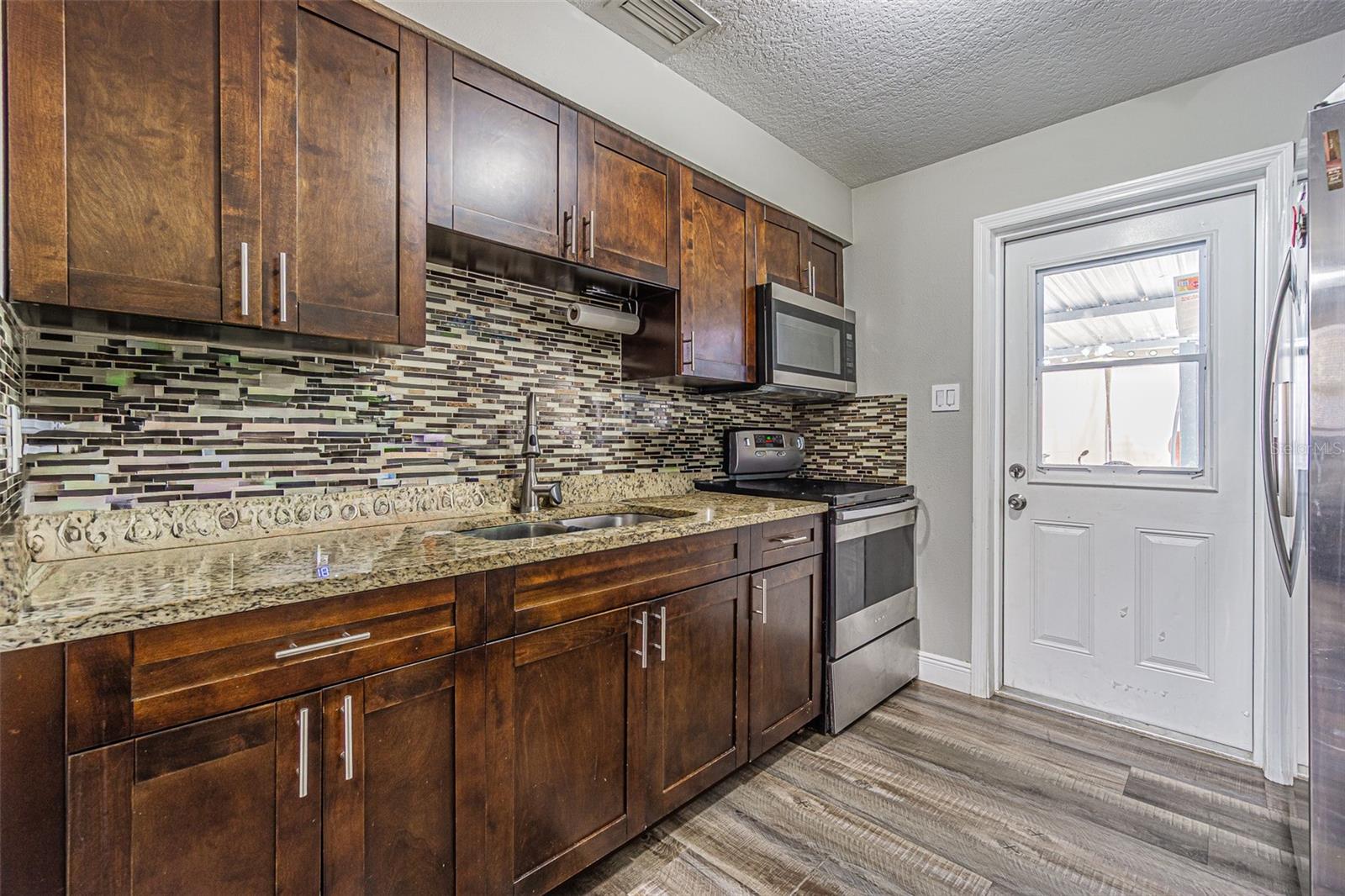 OAKWOOD VILLA - Residential Income