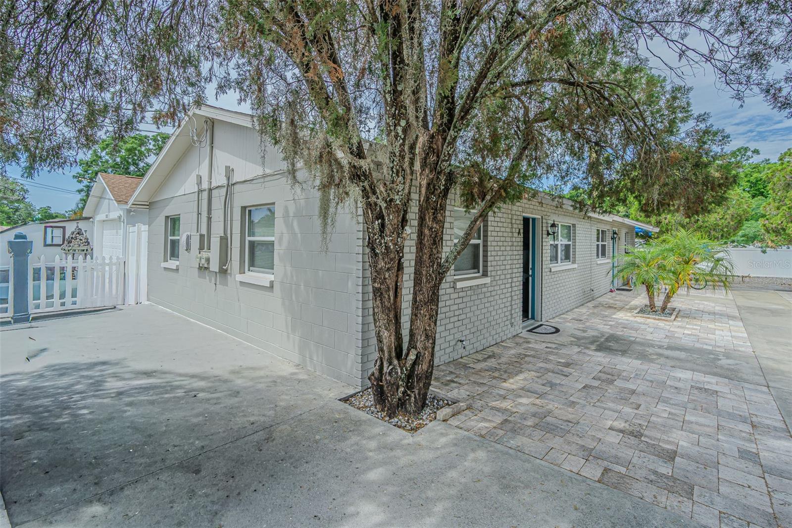 OAKWOOD VILLA - Residential Income