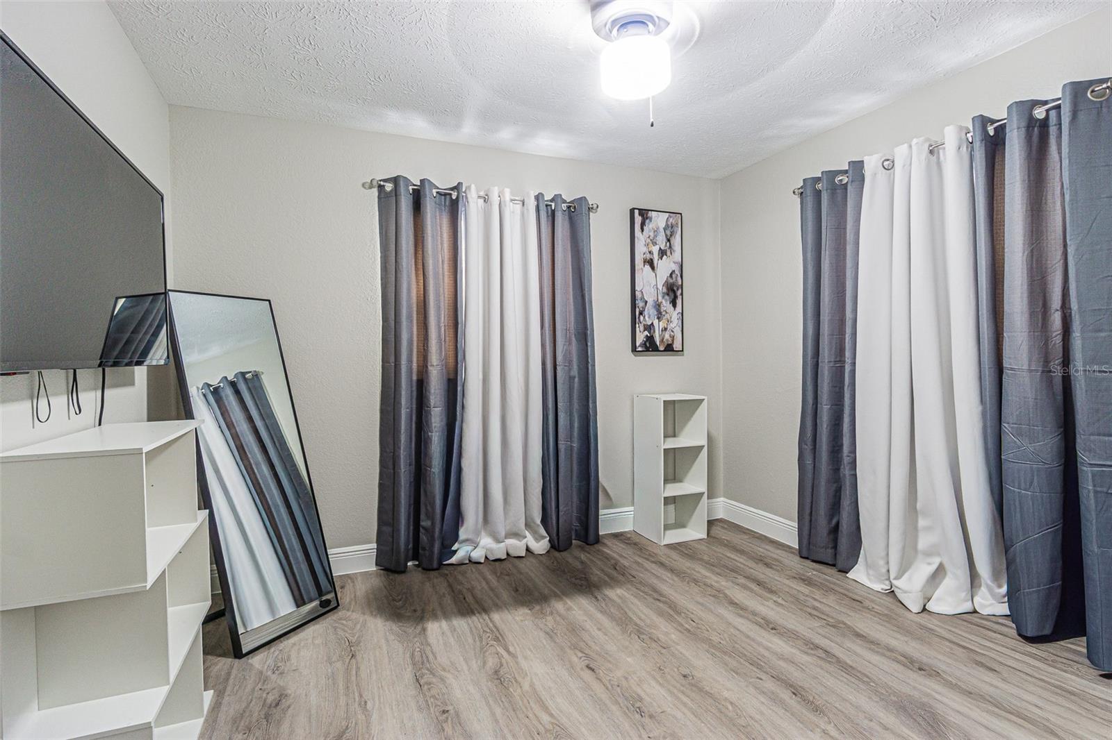 OAKWOOD VILLA - Residential Income