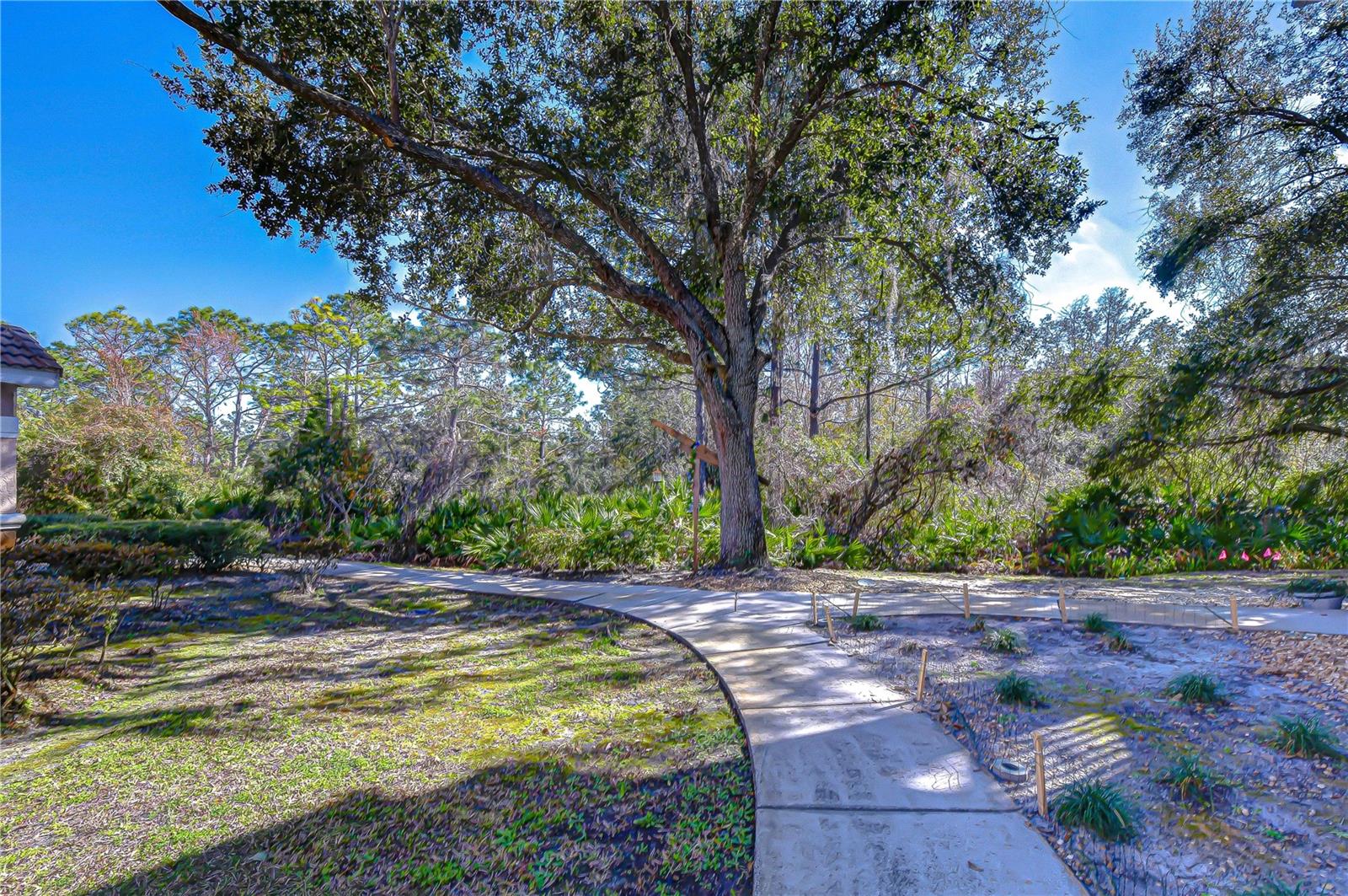 THE VILLAS CONDO - Residential