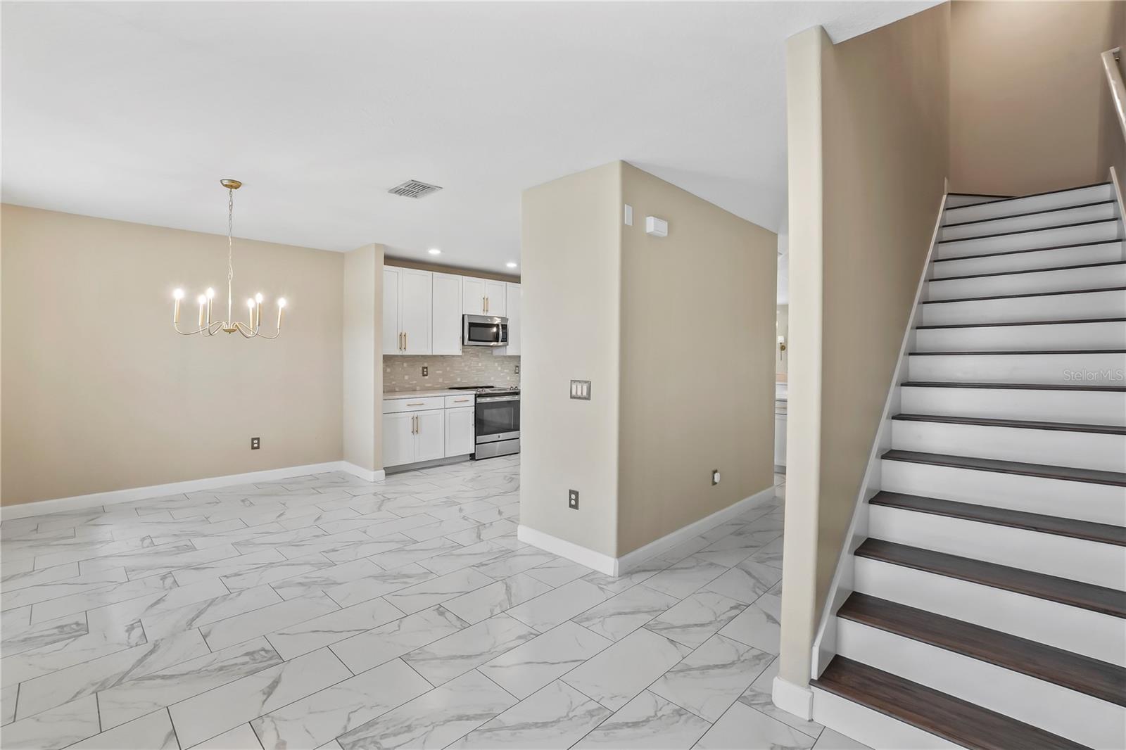 WEST END TWNHMS 2 - Residential Lease