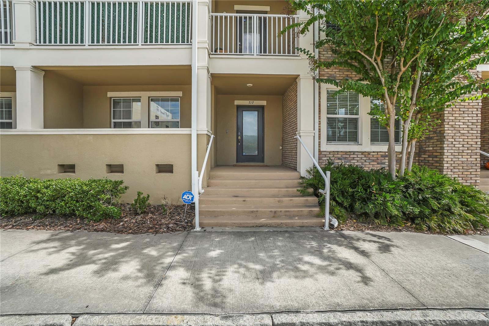 Upgraded 3 bedroom, 2.5 bath home with a 2-car garage in a central Tampa location just under 4 minutes to University of Tampa, and close to Downtown and the Hyde Park neighborhoods. Layout includes a functional main living area with bedrooms positioned for privacy. Enjoy easy access to restaurants, coffee shops, parks, and major roadways while maintaining a residential neighborhood setting. Convenient option for those who want to live near Tampa’s core districts and everyday amenities.