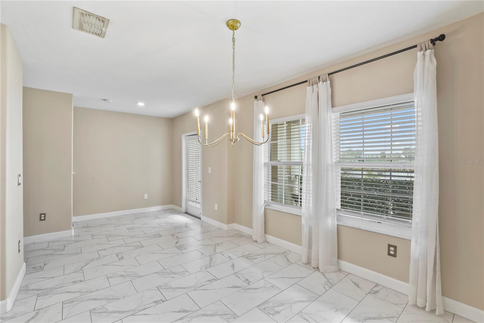 WEST END TWNHMS 2 - Residential Lease