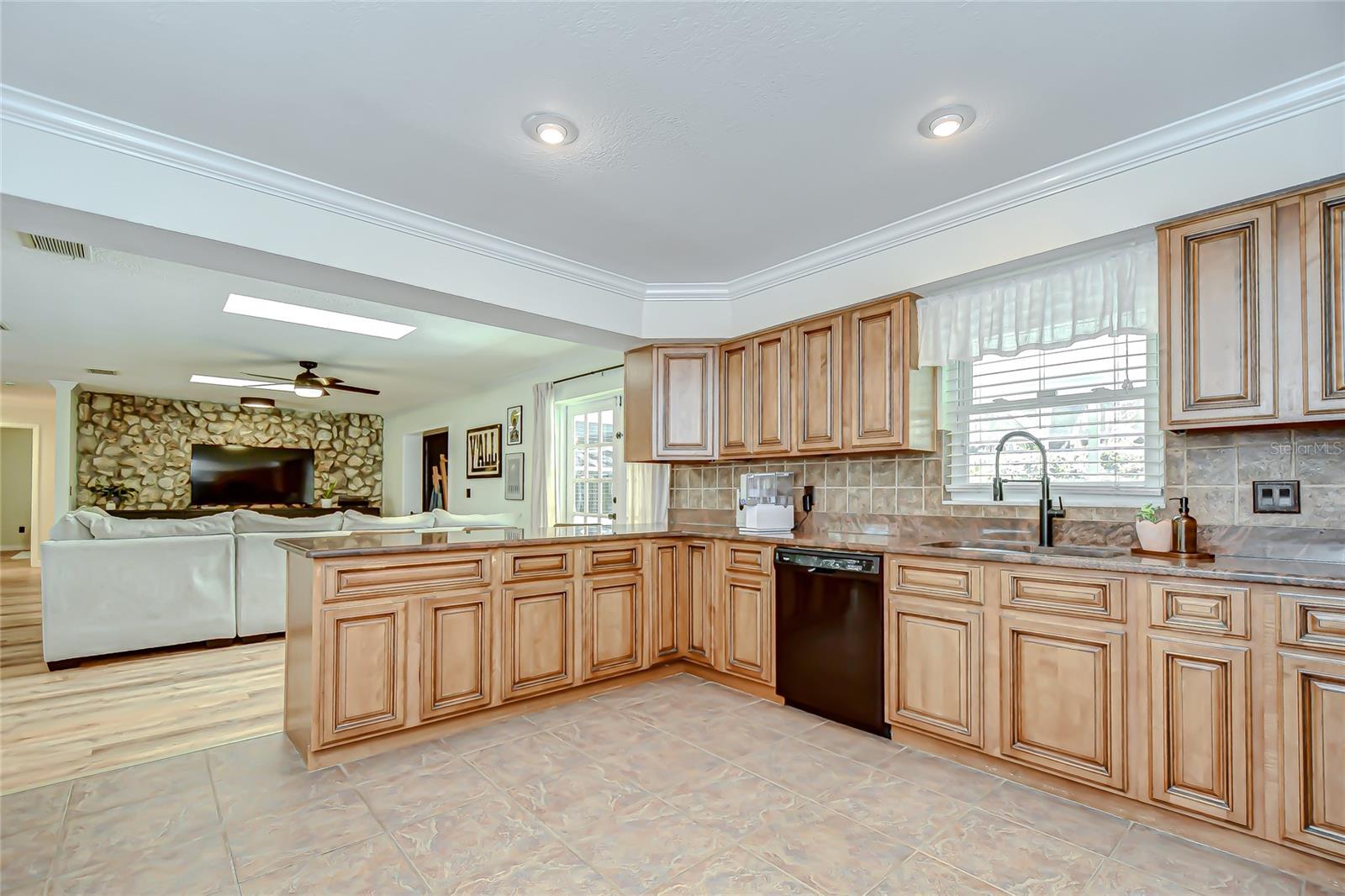 MAGDALENE SHORES ESTATES UN 6 - Residential