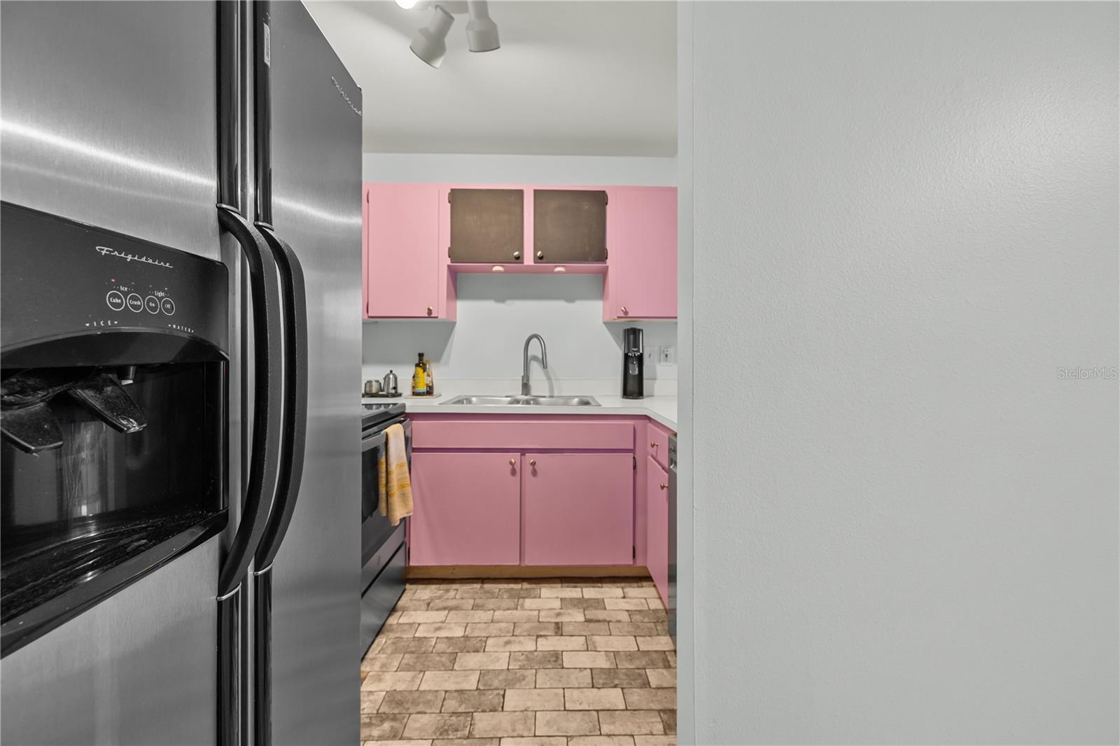 HARRINGTON PLACE A CONDO - Residential