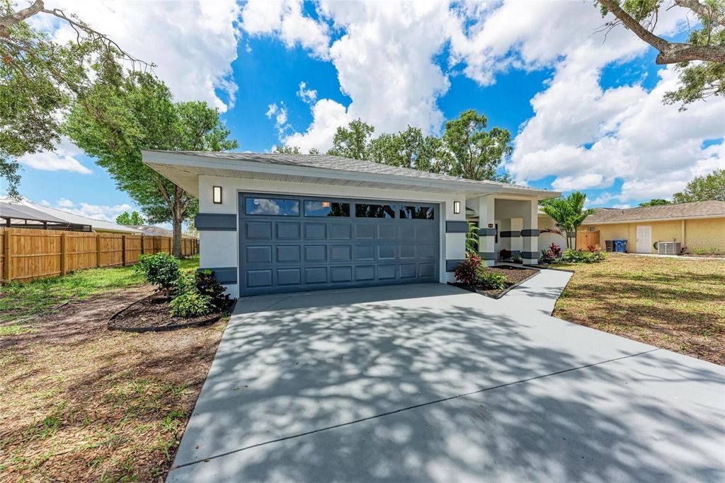 Photo of 3330 46th Terrace E, Bradenton, FL 34203 (MLS # TB8386866)