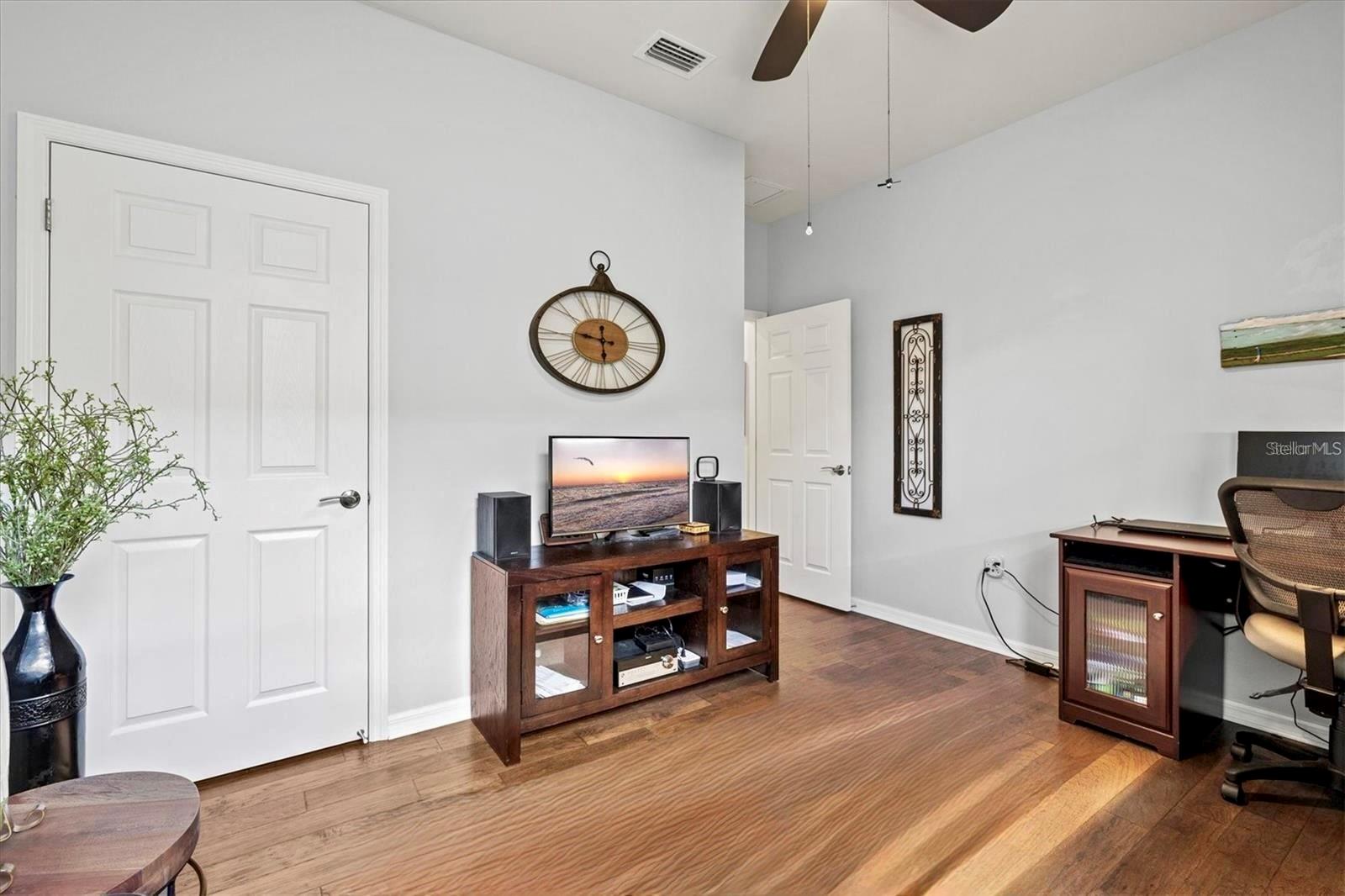 ISLANDWALK - Residential