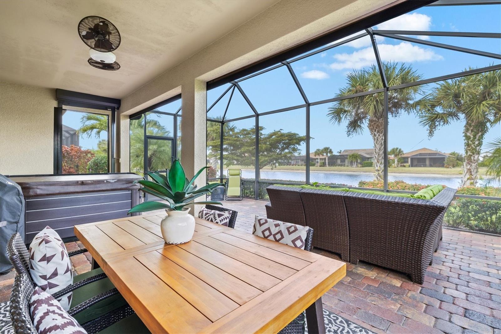 ISLANDWALK - Residential