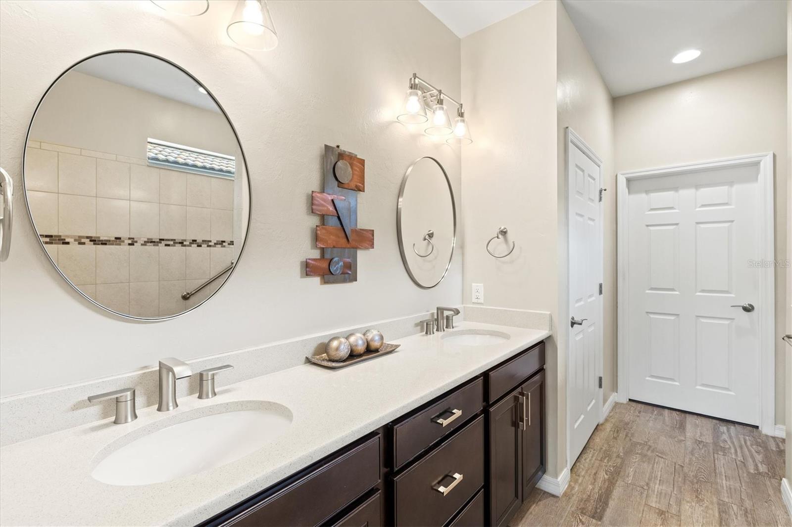 ISLANDWALK - Residential