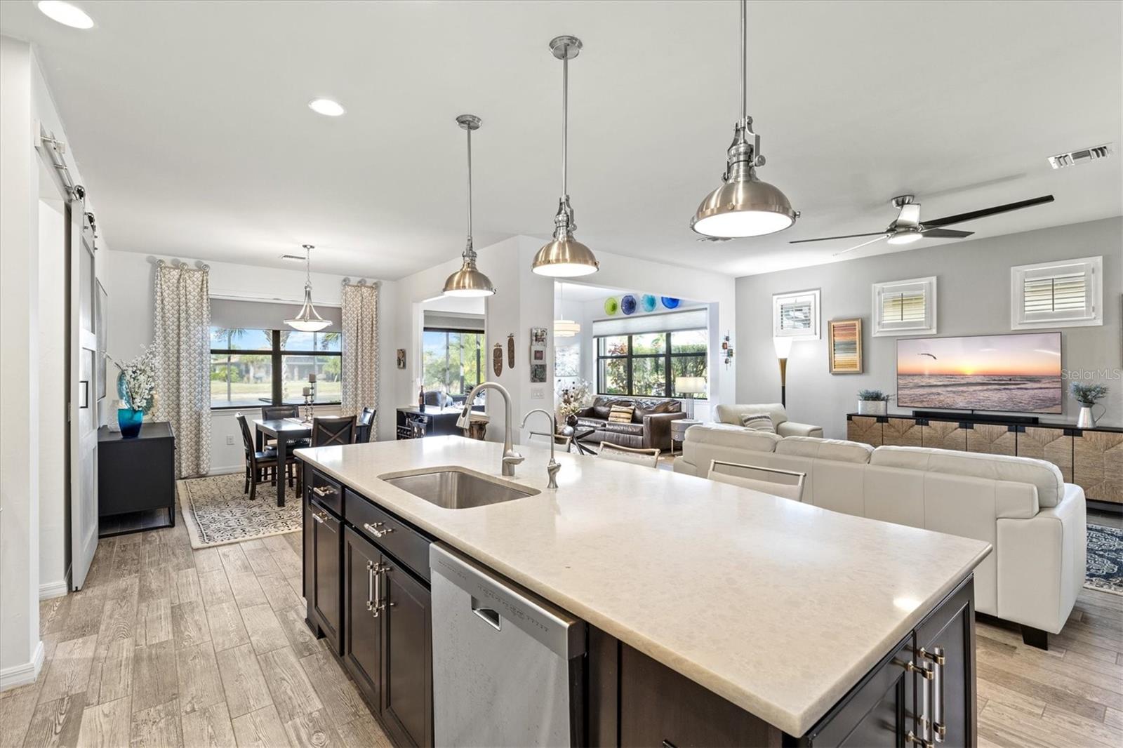 ISLANDWALK - Residential