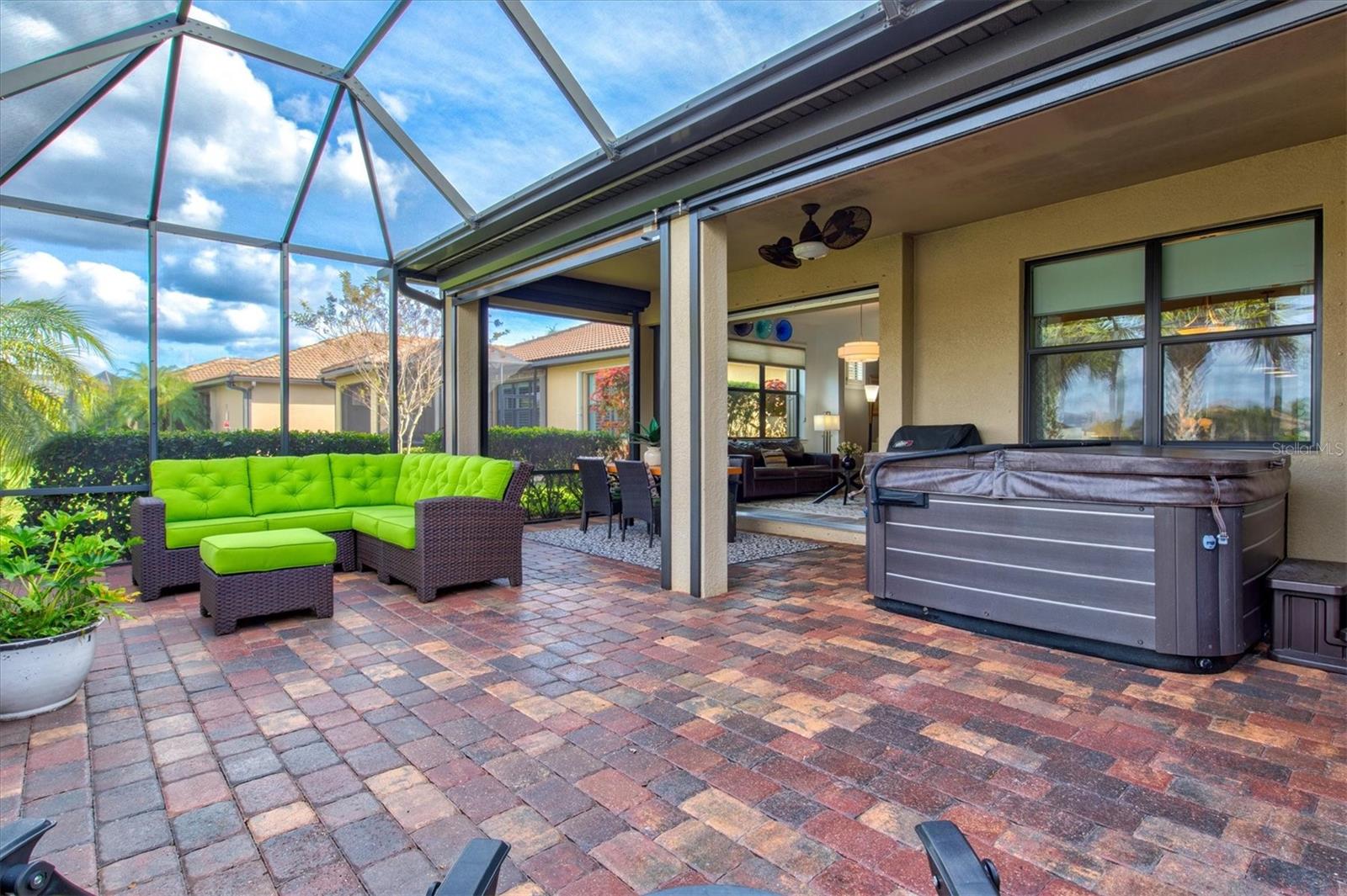 ISLANDWALK - Residential