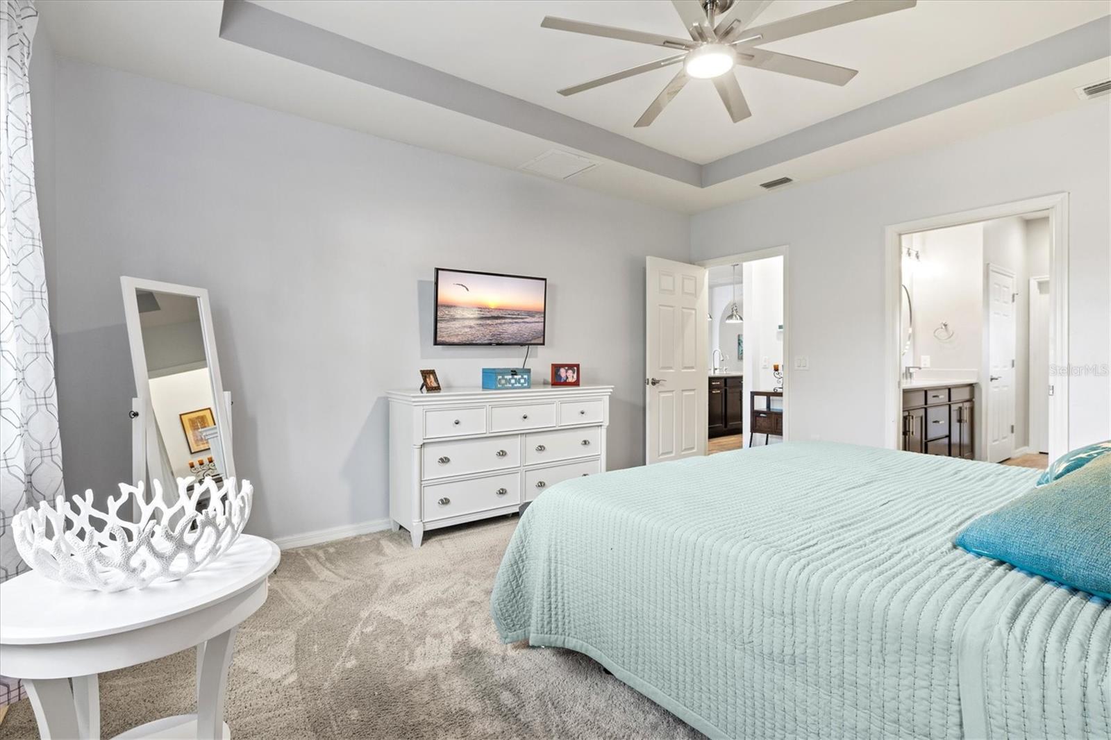 ISLANDWALK - Residential