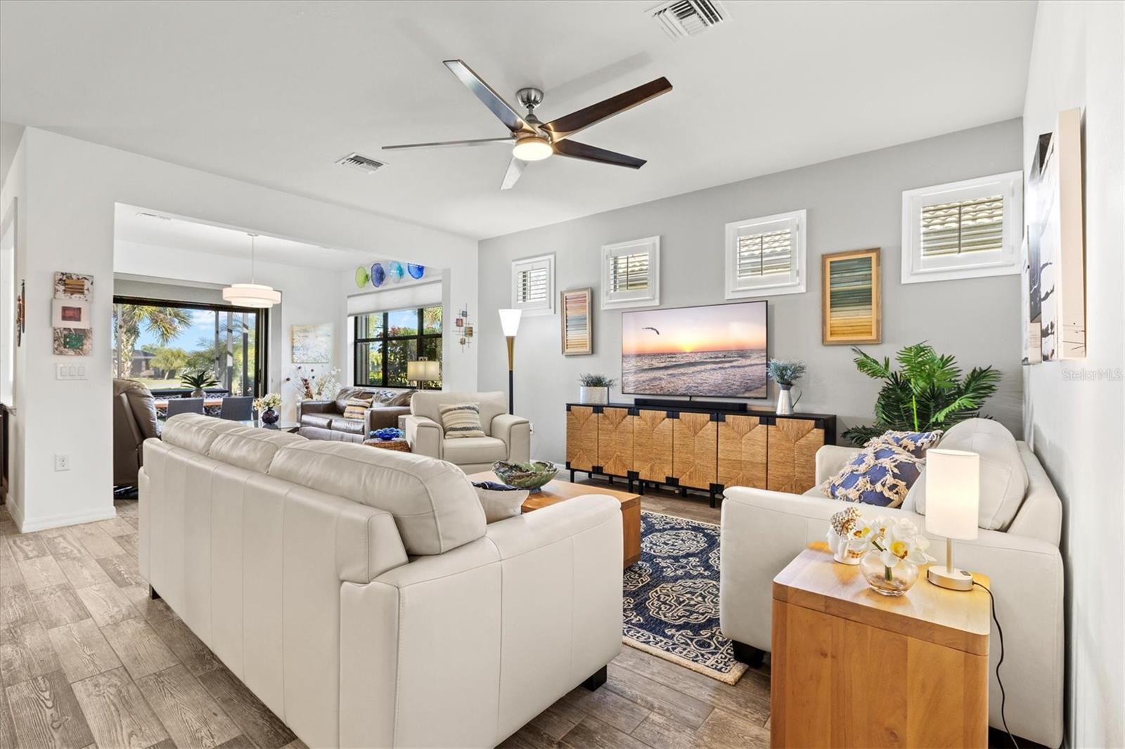 ISLANDWALK - Residential