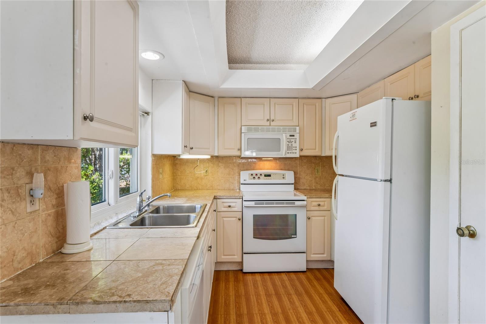 BEACON SQUARE - Residential