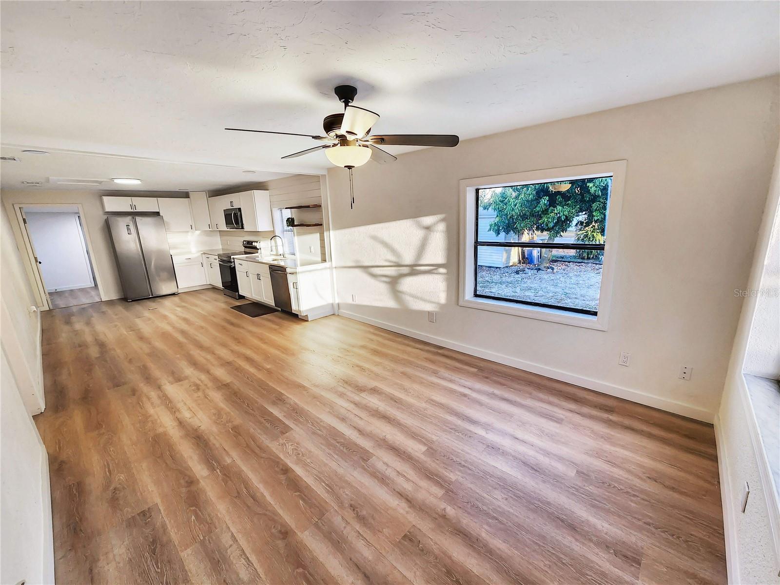 3913 CHESTNUT AVENUE