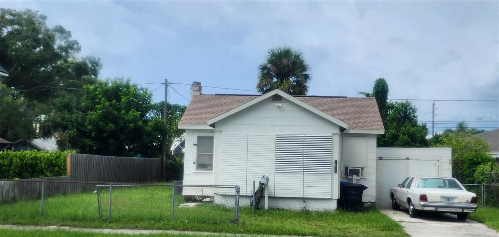 LOT AVAILABLE TO BUILD YOUR NEW HOME NEXT TO ANOTHER NEWER 2 STORY HOME THAT WAS ALREADY BUILT.
***FLOOD ZONE X NO FLOOD INSURANCE REQUIRED****
THE LOT HAS A OLDER FRAME HOUSE ON IT THAT IS 480 HEATED SQ FOOT & CURRENTLY BEING USED AS A RENTAL & TENANT OCCUPIED. DO NOT WALK THE LOT WITHOUT APPOINTMENT WITH LISTING AGENT.