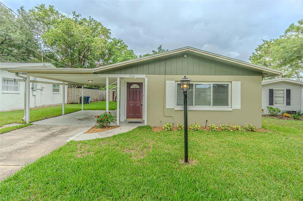 Photo of 925 Cedarwood Avenue, Dunedin, FL 34698 (MLS # TB8533135)