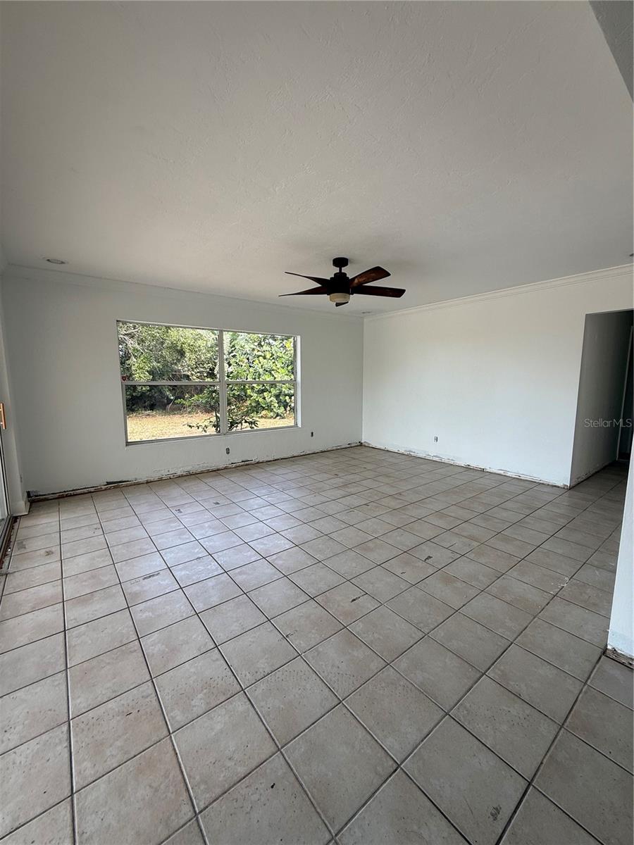 SORRENTO SHORES - Residential