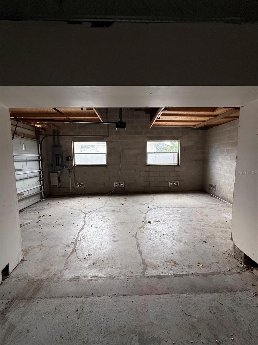 SORRENTO SHORES - Residential