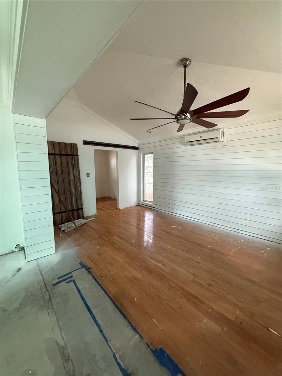 SORRENTO SHORES - Residential